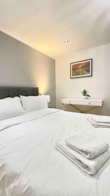 A Beautiful Stylish 2 Bedroom Apartment -City Of London Exterior photo