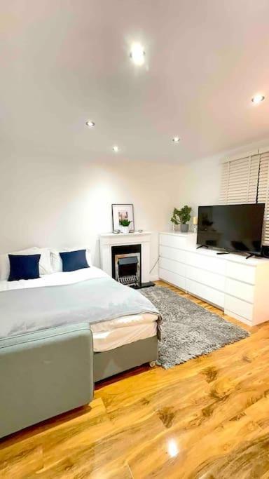 A Beautiful Stylish 2 Bedroom Apartment -City Of London Exterior photo