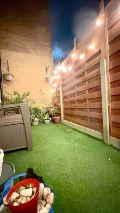 A Beautiful Stylish 2 Bedroom Apartment -City Of London Exterior photo