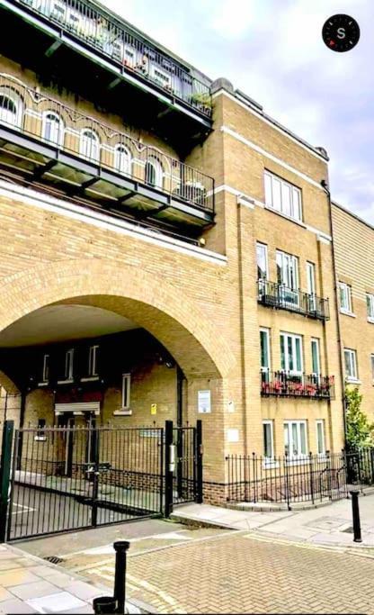 A Beautiful Stylish 2 Bedroom Apartment -City Of London Exterior photo